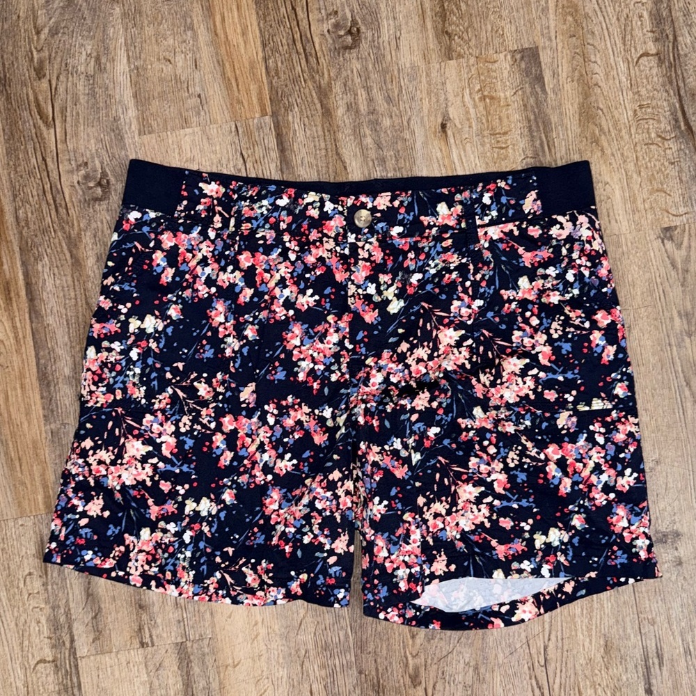 LEE Riders • Floral Mid Rise Stretch Shorts